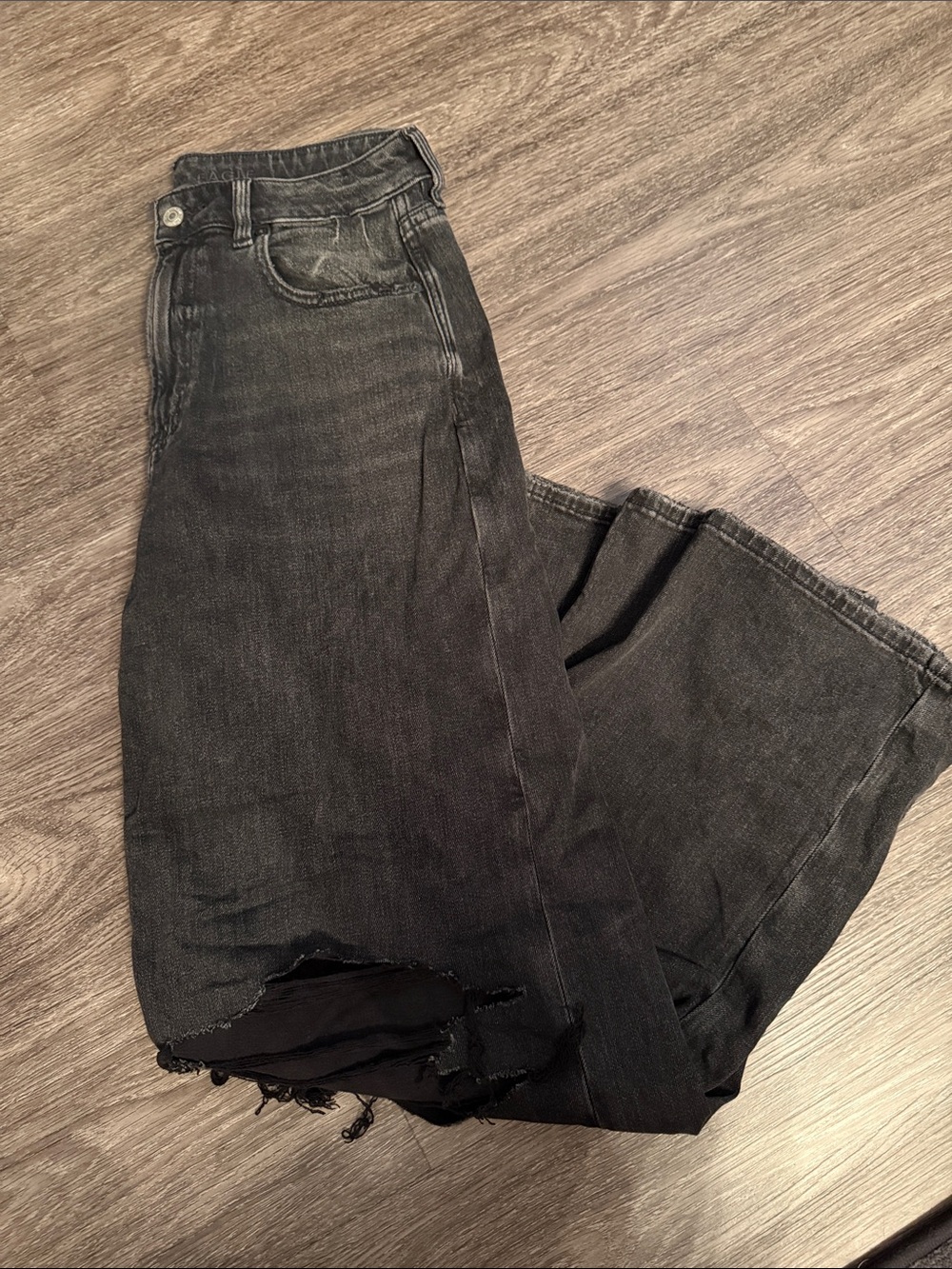 American Eagle Outfitters Black Wide-Leg Distressed Jeans